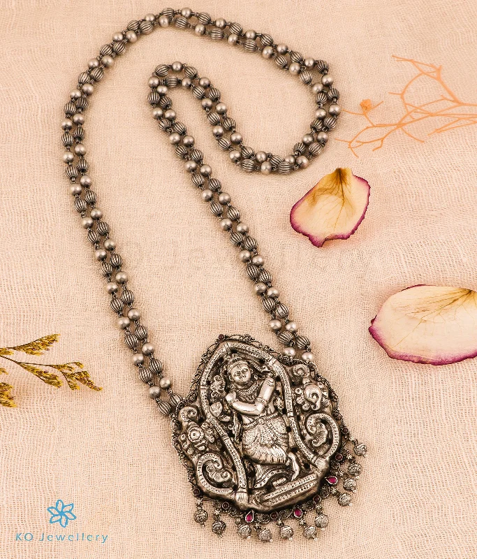 Personalized Nameplate Necklace For Special Events-The Yadhunandana Silver Krishna Beads Nakkasi Necklace