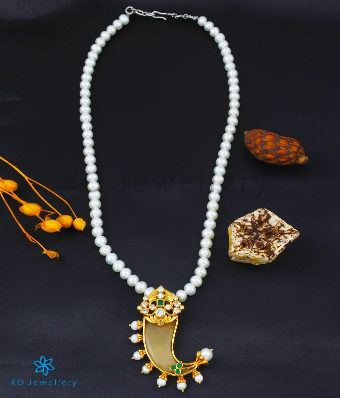 Simple Chain Necklace For Fashionable Look-The Indra Silver Tiger Claw Pearl Necklace (Green)