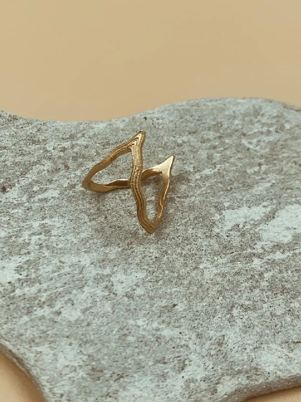 Personalized Stacking Rings For Elegant Brides-Sculptural Odi Wiggly Ring | 18kt Solid Gold