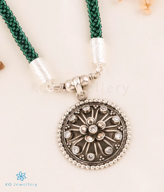 Handcrafted Gemstone Necklace For Casual Style-The Basant Silver Antique Necklace