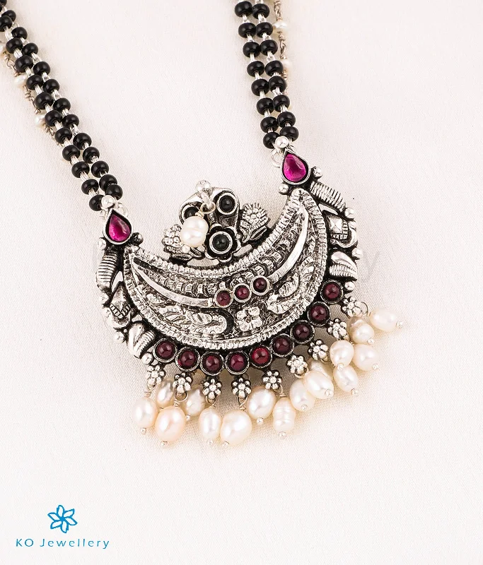 Elegant Long Necklace For Day Wear-The Mithila Kokkethathi Silver Mangalsutra Necklace