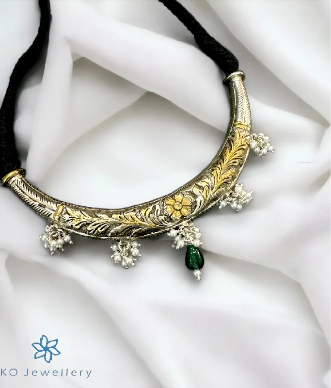 Sparkling Silver Necklace For Custom Style-The Ishanvi Silver Antique Hasli Two Tone Necklace