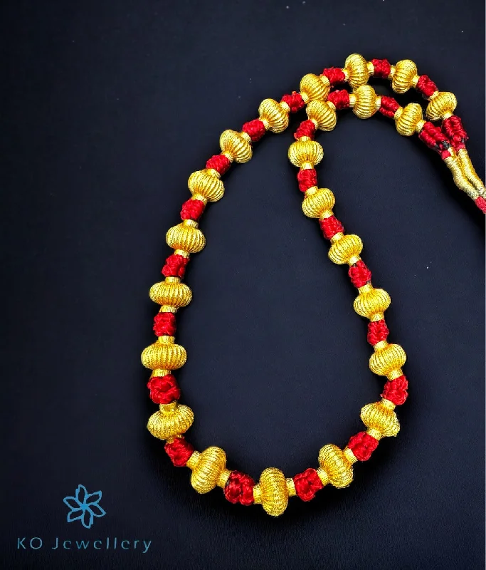 Simple Gold Pendant Necklace For Bridesmaids-The Vaishnavi Jomale Silver Necklace (Red/Short)